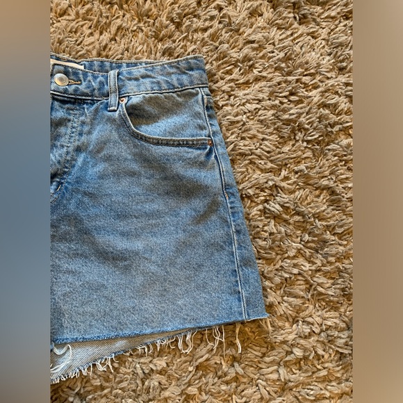 H&M Light Blue Jean Shorts - Picture 4 of 6